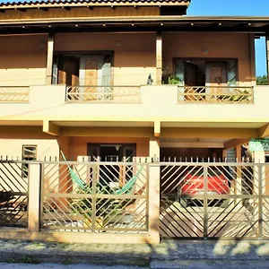 Casa 01 Dorm Terreno Compartido Casa de Férias